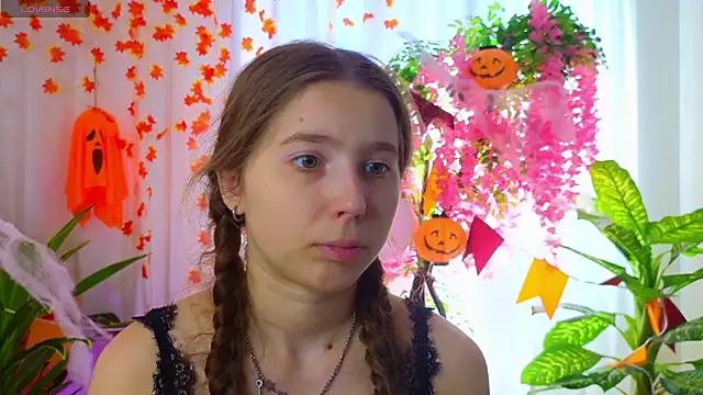 CatherineRichards online show from 10/30/25, 07:43