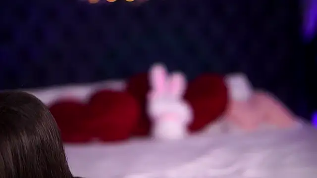 Snapshot of LalaRoze chatting on 12/04/25, 07:44 LalaRoze online show from 12/04/25, 07:44