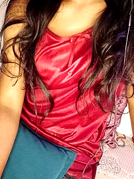 Snapshot of trending_tamizhachii chatting on 11/09/25, 04:44 trending tamizhachii online show from 11/09/25, 04:44