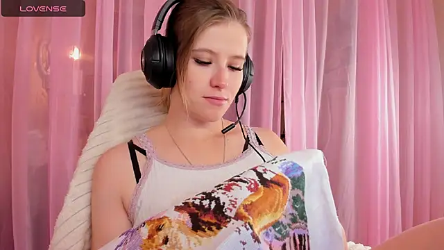 Anabel-Candy online show from 10/15/25, 06:24