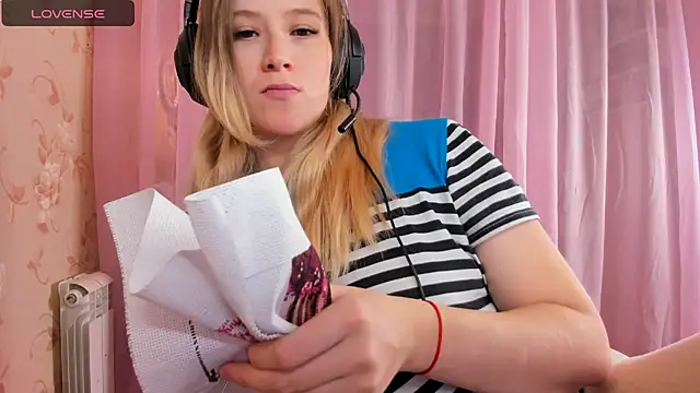 Anabel-Candy online show from 10/22/25, 06:35