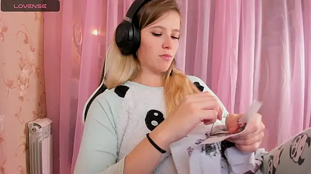 Anabel-Candy online show from 10/26/25, 05:41