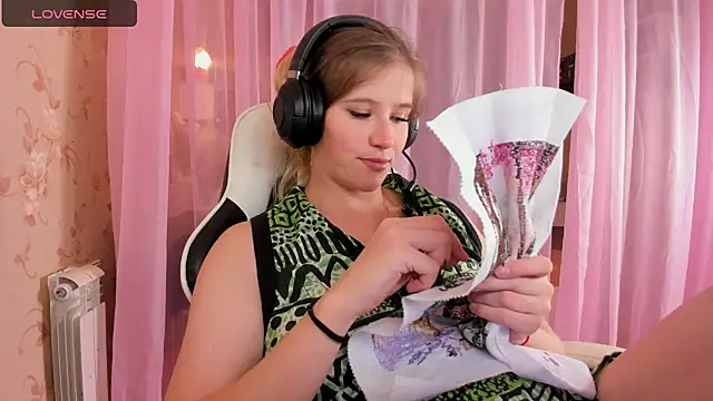 Anabel-Candy online show from 10/28/25, 06:21