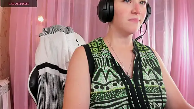 Anabel-Candy online show from 10/31/25, 06:20