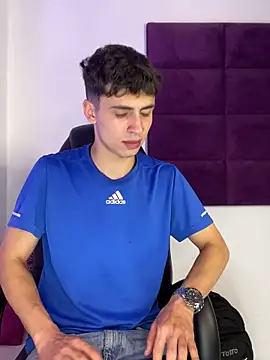 AdrianRinaldi online show from 09/18/25, 08:33