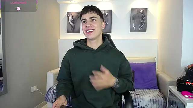 AdrianRinaldi online show from 10/04/25, 08:29