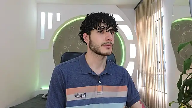 Snapshot of Rafael_Mendezz chatting on 09/15/25, 08:53 Rafael Mendezz online show from 09/15/25, 08:53