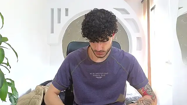 Snapshot of Rafael_Mendezz chatting on 09/30/25, 08:25 Rafael Mendezz online show from 09/30/25, 08:25