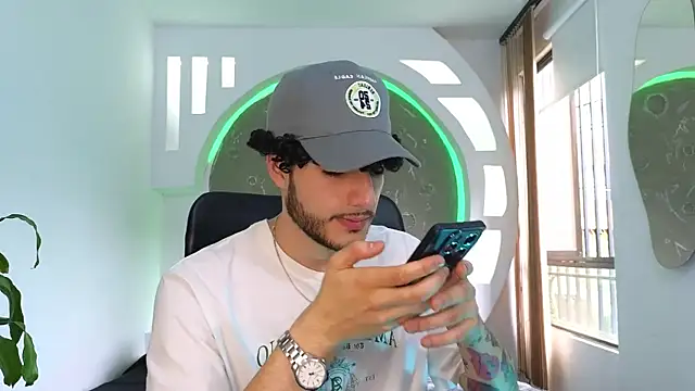 Snapshot of Rafael_Mendezz chatting on 10/08/25, 07:55 Rafael Mendezz online show from 10/08/25, 07:55