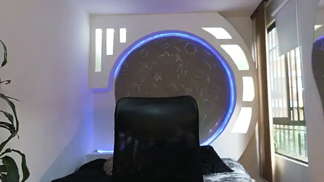 Snapshot of Rafael_Mendezz chatting on 10/18/25, 08:31 Rafael Mendezz online show from 10/18/25, 08:31