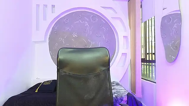 Snapshot of Rafael_Mendezz chatting on 10/24/25, 08:27 Rafael Mendezz online show from 10/24/25, 08:27