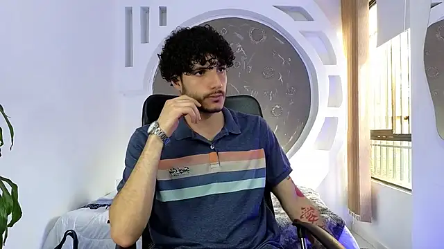 Snapshot of Rafael_Mendezz chatting on 11/26/25, 08:32 Rafael Mendezz online show from 11/26/25, 08:32