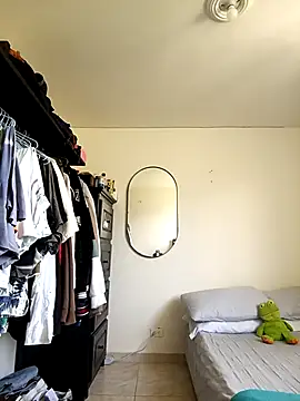 Snapshot of Rafael_Mendezz chatting on 12/14/25, 05:07 Rafael Mendezz online show from 12/14/25, 05:07