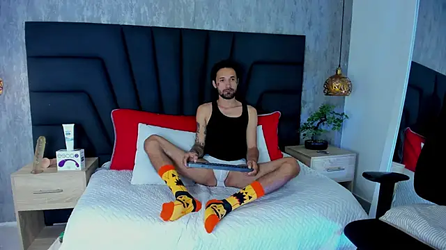 Hisoka 011 online show from 10/31/25, 01:06