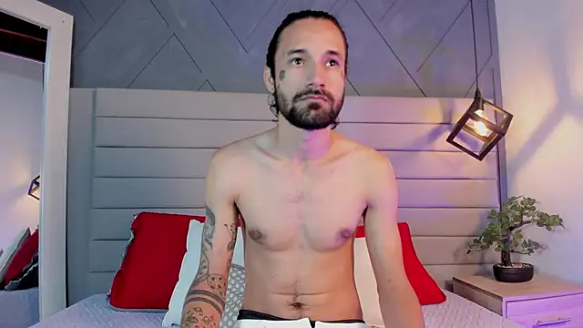 Hisoka 011 online show from 11/15/25, 01:47