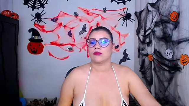 Snapshot of ValeriaHairy chatting on 10/11/25, 06:12 ValeriaHairy online show from 10/11/25, 06:12