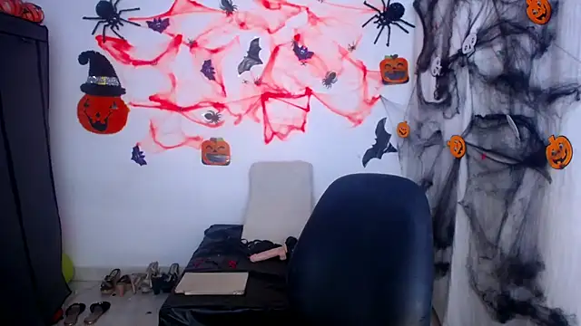 Snapshot of ValeriaHairy chatting on 10/13/25, 02:00 ValeriaHairy online show from 10/13/25, 02:00