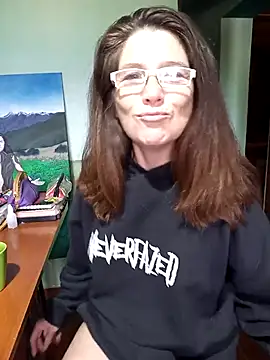 Snapshot of Merida2276 chatting on 10/10/25, 01:10 Merida2276 online show from 10/10/25, 01:10