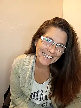 Snapshot of Merida2276 chatting on 11/08/25, 03:07 Merida2276 online show from 11/08/25, 03:07