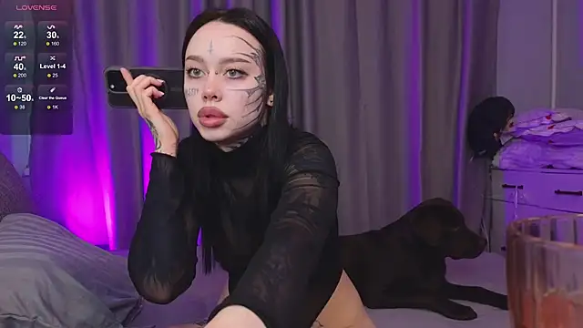 Snapshot of Somniyaa chatting on 11/29/25, 10:51 Somniyaa online show from 11/29/25, 10:51