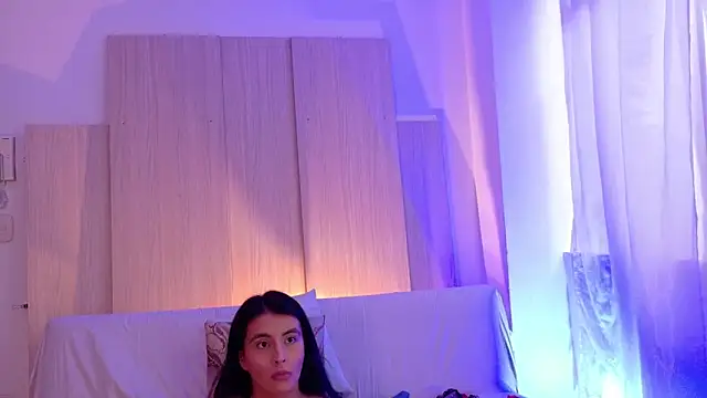 Snapshot of AliishaPss chatting on 06/04/26, 04:35 AliishaPss online show from 06/04/26, 04:35