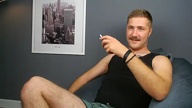 Mr At  online show from 10/28/25, 07:12