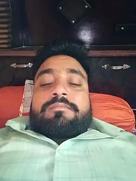 Snapshot of Raju_fuckerr chatting on 10/17/25, 08:28 Raju fuckerr online show from 10/17/25, 08:28