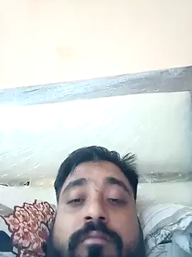 Snapshot of Raju_fuckerr chatting on 10/23/25, 07:18 Raju fuckerr online show from 10/23/25, 07:18