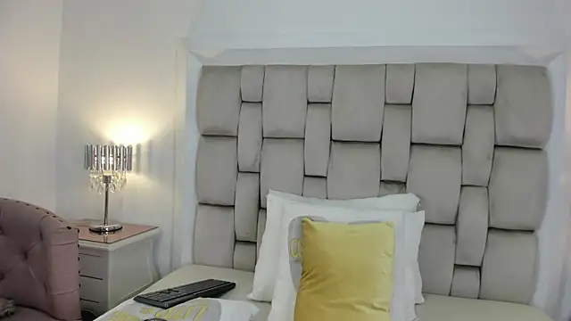 frehia dimou online show from 07/22/26, 11:35