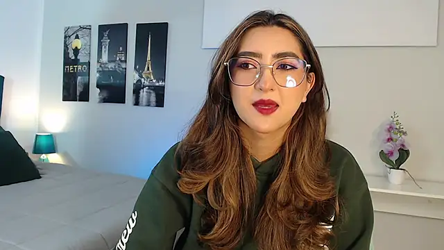 Snapshot of madame_lottie chatting on 09/12/25, 12:27 madame lottie online show from 09/12/25, 12:27