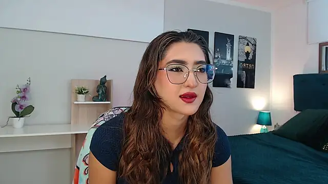 Snapshot of madame_lottie chatting on 10/16/25, 12:39 madame lottie online show from 10/16/25, 12:39