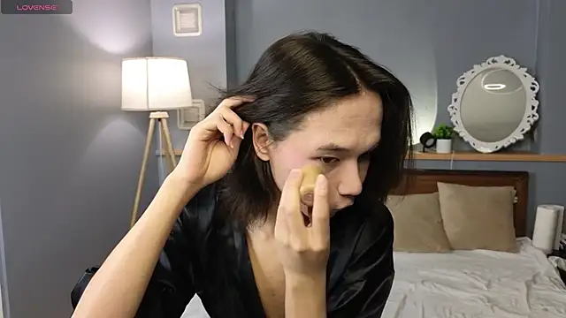 okerriella online show from 10/16/25, 01:45