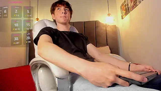 Oscar and dani online show from 10/04/25, 03:37