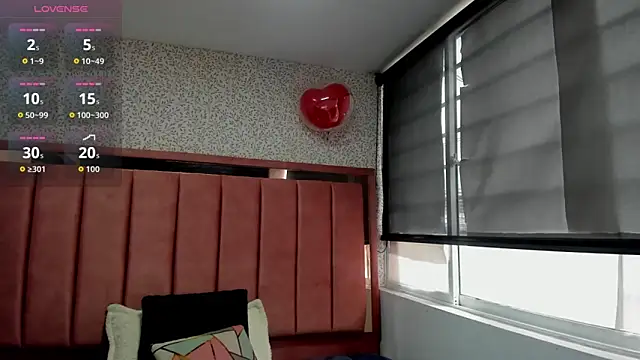 Hanna Lee   online show from 09/24/25, 08:23