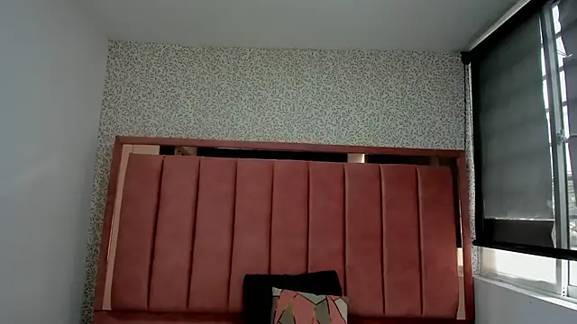 Hanna Lee   online show from 10/08/25, 07:33