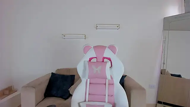 april smiith online show from 09/25/25, 12:20