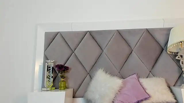 GiadaRizzo online show from 11/28/25, 08:11