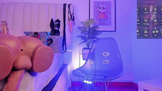 Violett Novoa online show from 10/09/25, 12:25