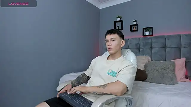 Thomas moon online show from 09/20/25, 12:50