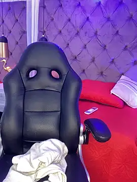 Snapshot of Sussan__ chatting on 11/18/25, 11:36 Sussan online show from 11/18/25, 11:36