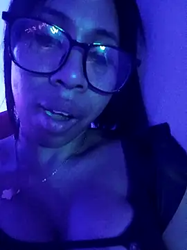 Elowen Clark online show from 11/09/25, 04:11