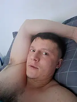 Snapshot of RAFAEL18-3_ chatting on 12/21/25, 11:12 RAFAEL18-3 online show from 12/21/25, 11:12