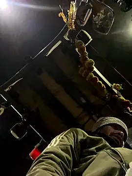 Snapshot of meralund9inch chatting on 02/14/26, 11:01 meralund9inch online show from 02/14/26, 11:01