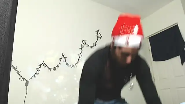 Snapshot of Penelope77 chatting on 12/18/25, 05:24 Penelope77 online show from 12/18/25, 05:24