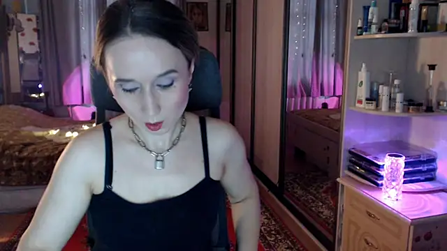 Snapshot of ClassyInna chatting on 11/01/25, 04:47 ClassyInna online show from 11/01/25, 04:47