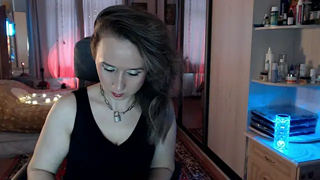 ClassyInna online show from 11/11/25, 08:36