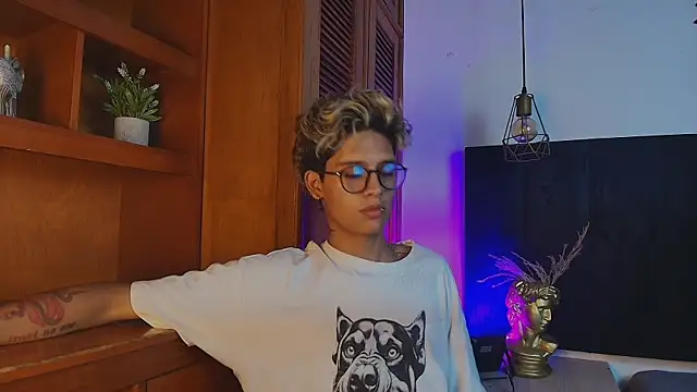 massimo alessandro online show from 10/03/25, 03:36