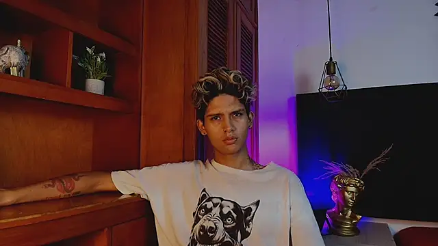 massimo alessandro online show from 10/08/25, 04:21