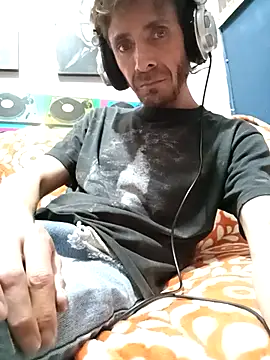 githot online show from 12/04/25, 07:39