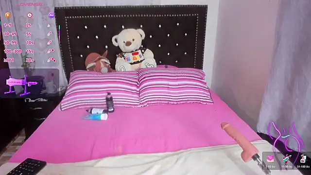 MiaMoxxy online show from 12/16/25, 09:47